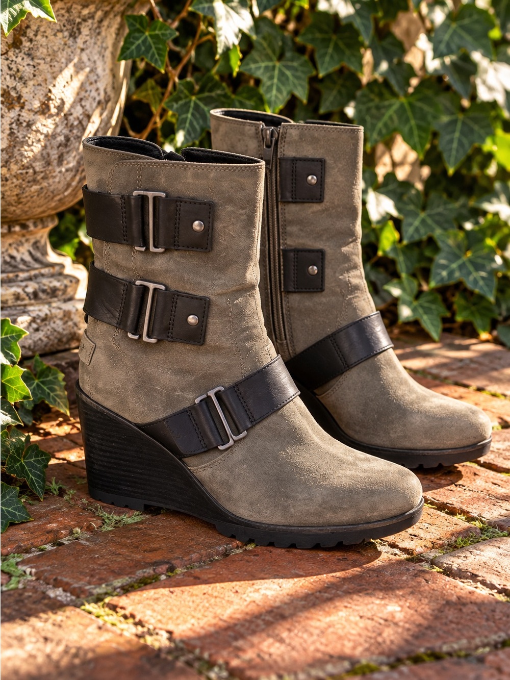 SOREL Gray Distressed Suede Side Zip Buckle Accent Wedge Ankle Boots, 7